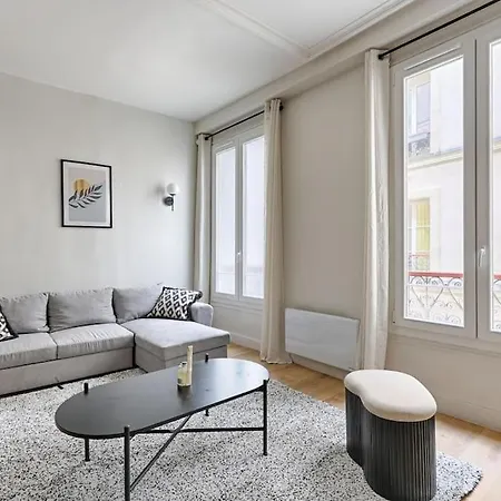 Folie Mericourt Republique 1 : Charming Апартаменты *