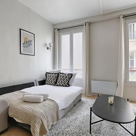 Folie Mericourt Republique 1 : Charming * Париж